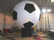 بالون تبلیغاتی بادکنک آکسفورد 3M قطر 5 MetersTall فوتبال شکل و سبک برای تبلیغات