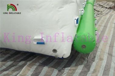 0.9mm PVC تارپولین سفید / سبز Inflatable آب اسباب بازی غارنوردی یخچال برای پارک آب